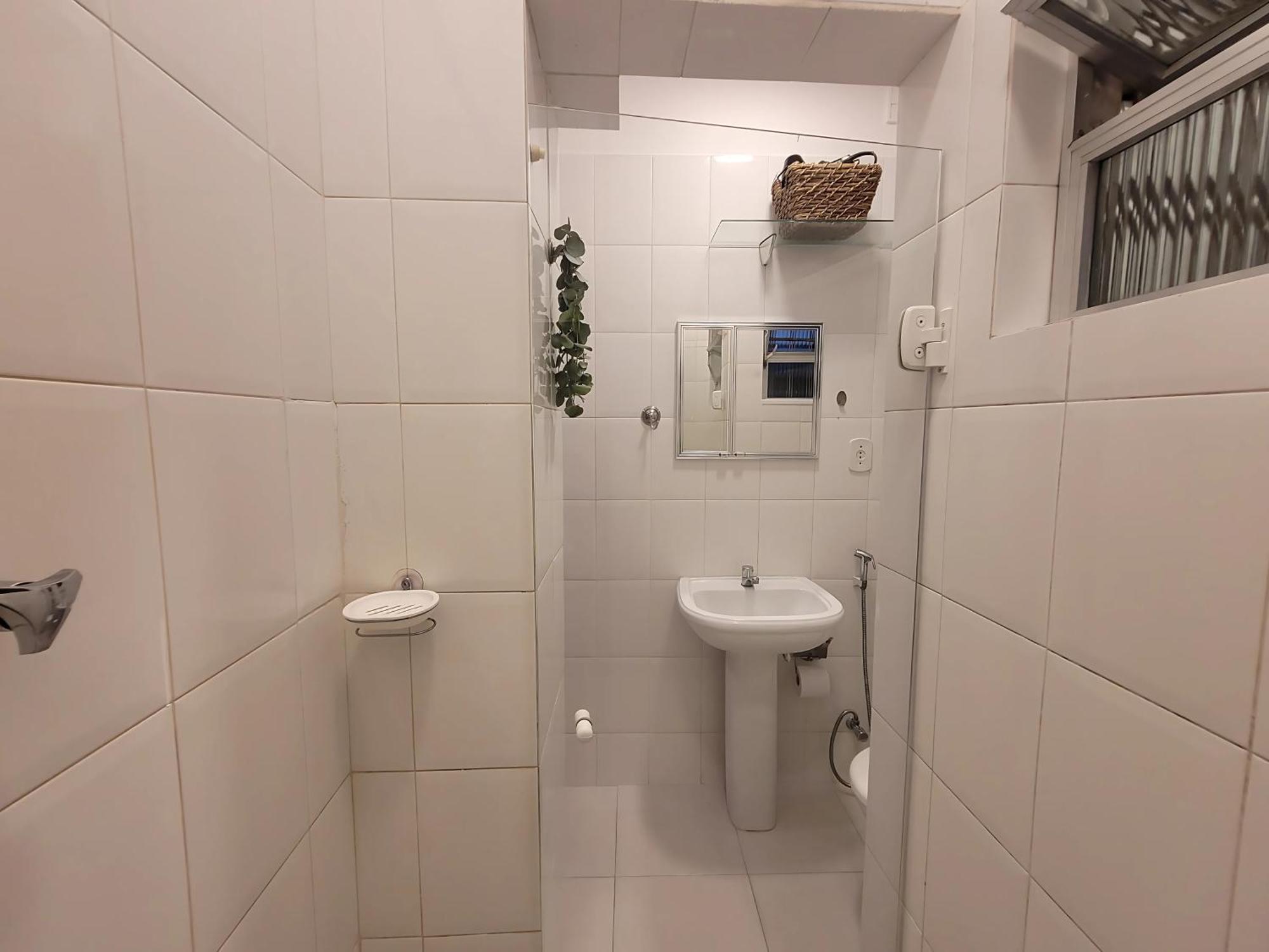 Em Copacabana - Posto 5 *