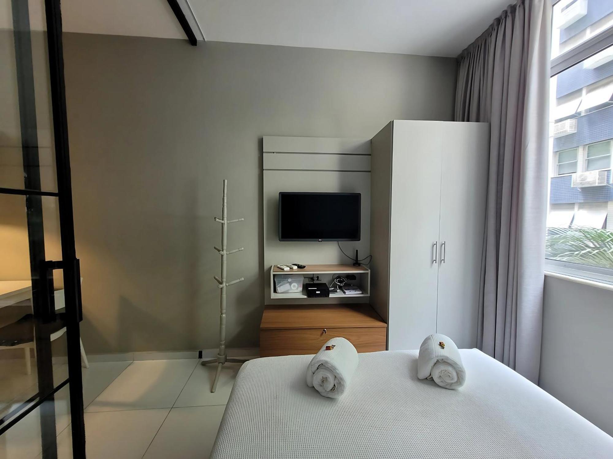 Em Copacabana - Posto 5 Apartamento *