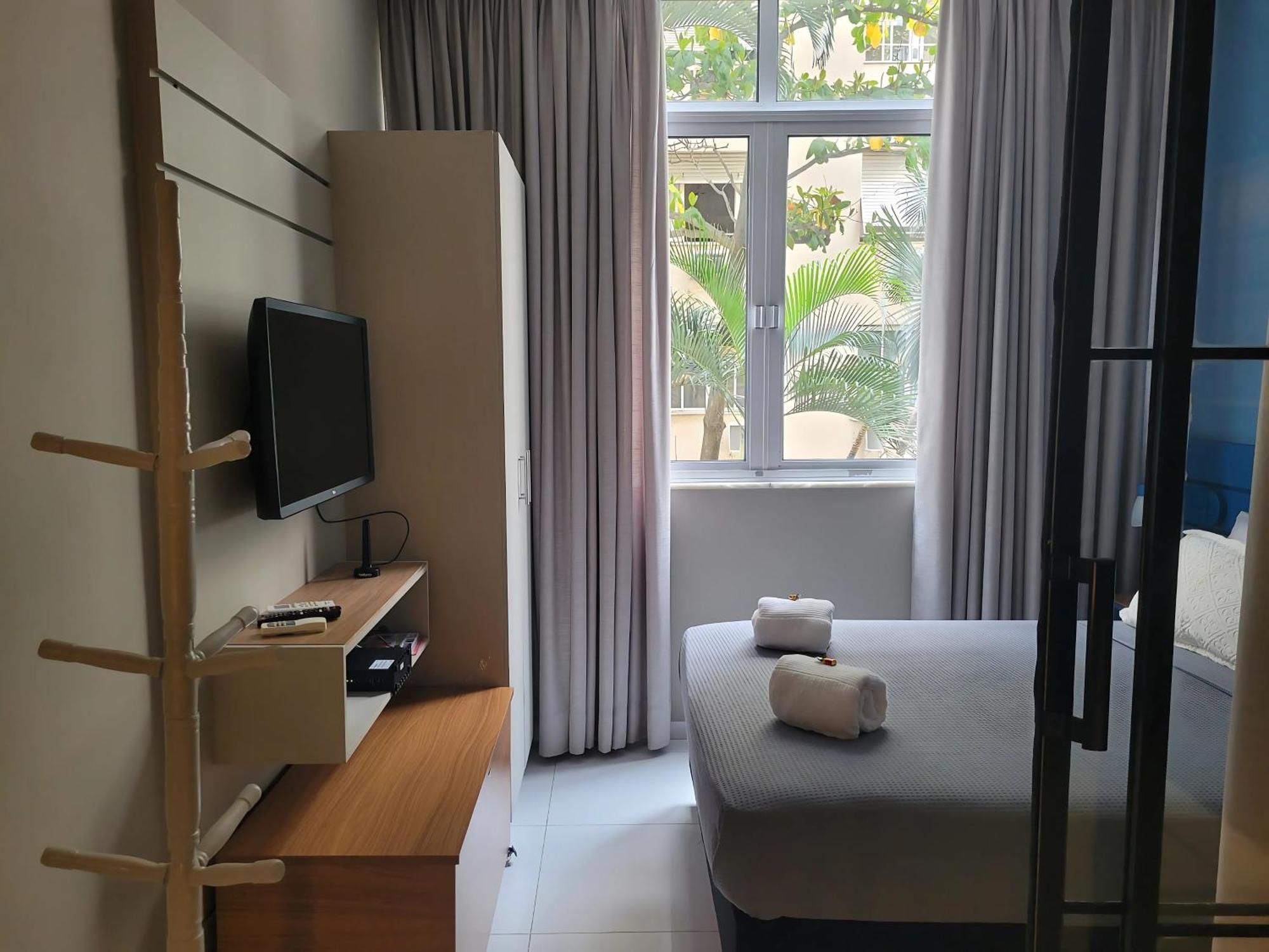 Em Copacabana - Posto 5 *